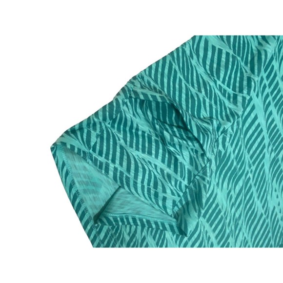 L.L.Bean Women M Green Zebra Print Stretch Crew Neck Short Sleeves - Picture 5 of 10